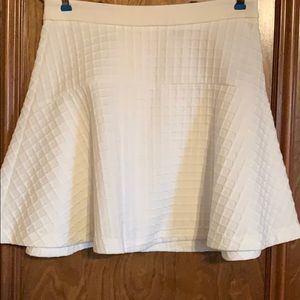 NWT size 6 Banana Republic white mini skirt.